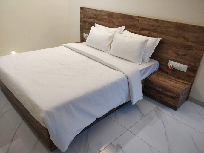 Bedroom 4, Pushp Vatika Resort & Lawns, Raigarh