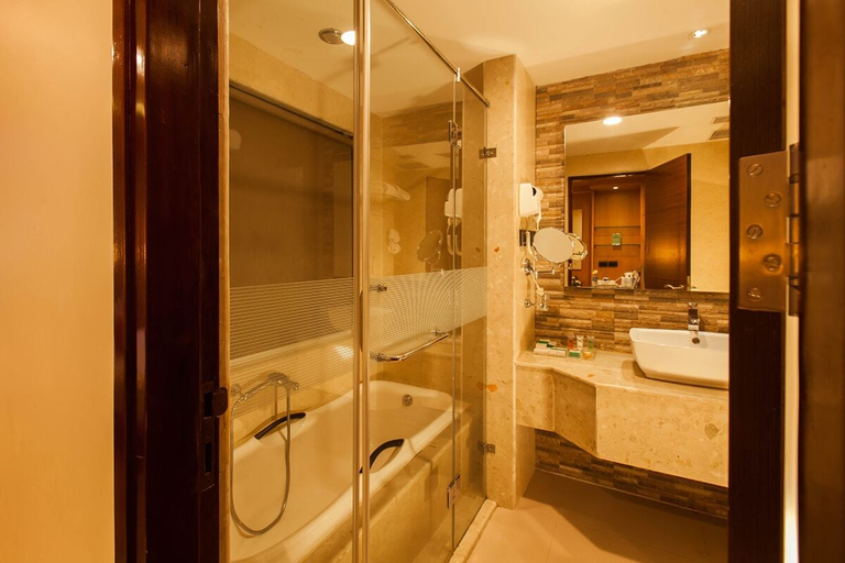 Bathroom 3, Devonshire Greens, Idukki