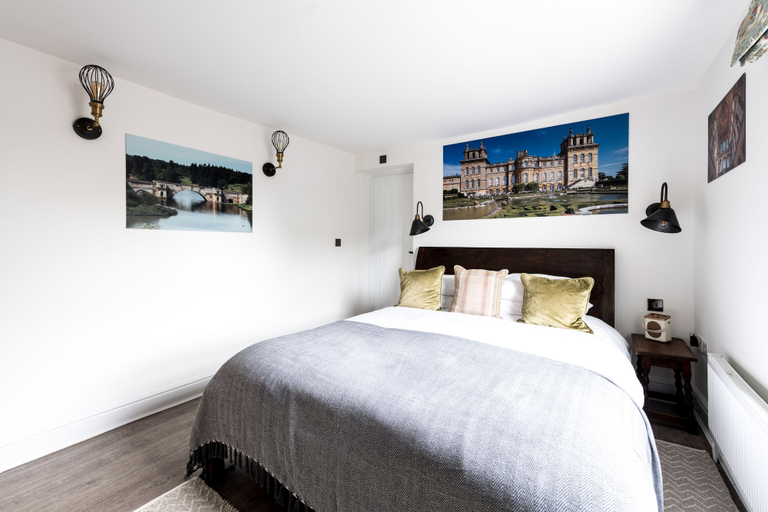 Bedroom 2, Queens Arms, West Berkshire