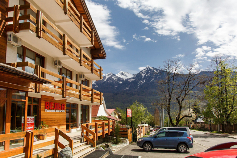 Exterior & Views