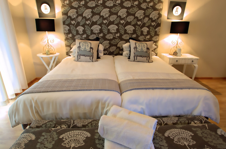 Bedroom 3, Die Olyfhuis, Frances Baard