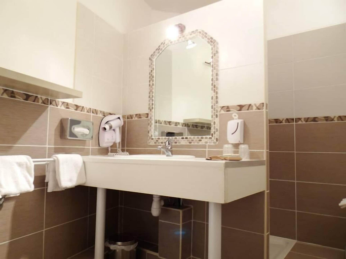 Bathroom 5, Domaine de l’Oustalia, Bouches-du-Rhône