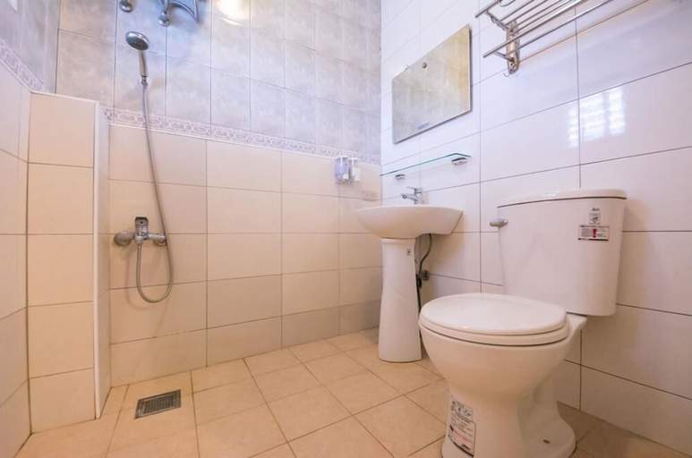 Bathroom, Dog House, Taitung