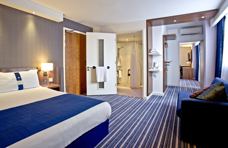 Bedroom 3, Holiday Inn Express Birmingham - South A45, Birmingham