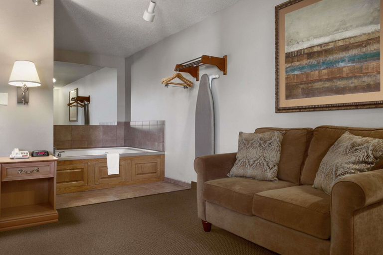 Others 5, Super 8 by Wyndham Sioux Falls/41st Street, Minnehaha