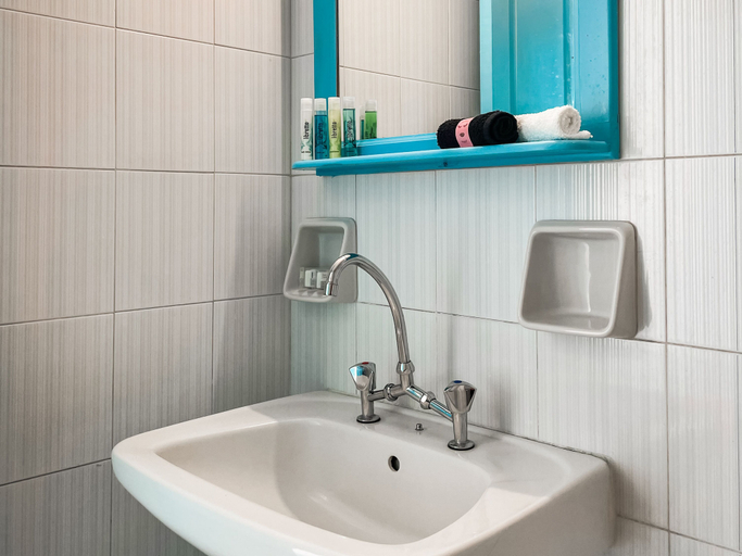 Bathroom 5, Stratos Hotel, North Aegean