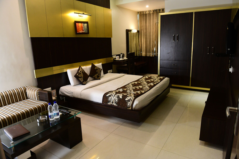 Others 5, Hotel Ravisha Continental, Kaushambi