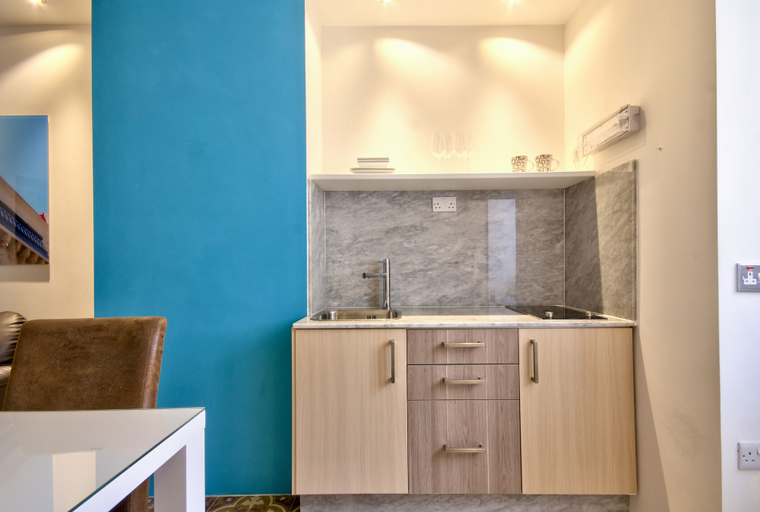 Others 5, Barrakka Suites