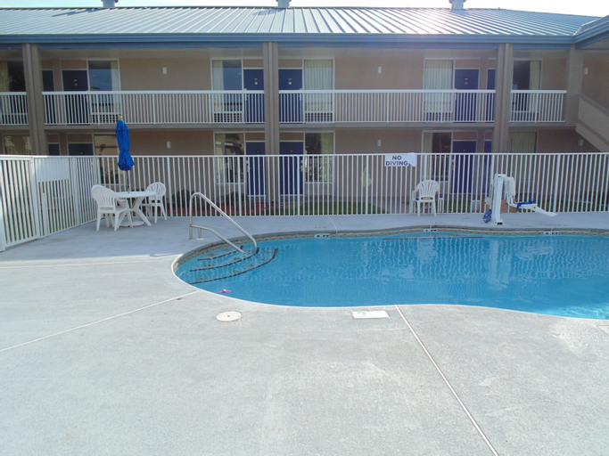 Sport & Beauty 5, Days Inn by Wyndham Adel I-75, Cook