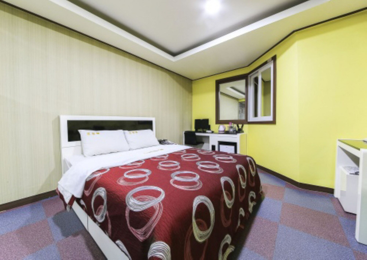 Bedroom 3, M Hotel, Gimpo
