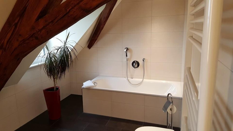 Bathroom 4, Hotel Jägerhaus Esslingen, Esslingen