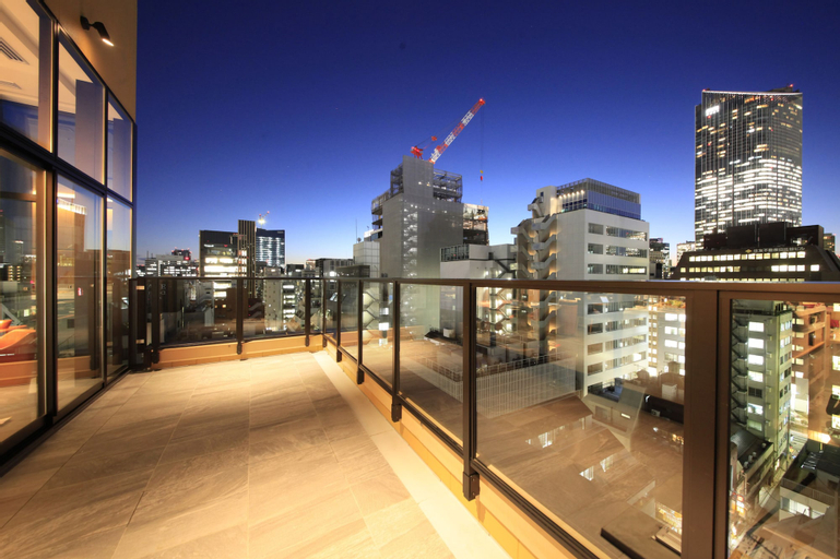 Exterior & Views 23