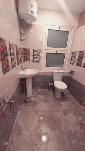 Bathroom 2, Blue Eyes Hotel, Ad-Duqi