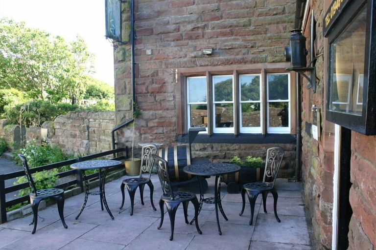 Others 4, Lulus, Cumbria