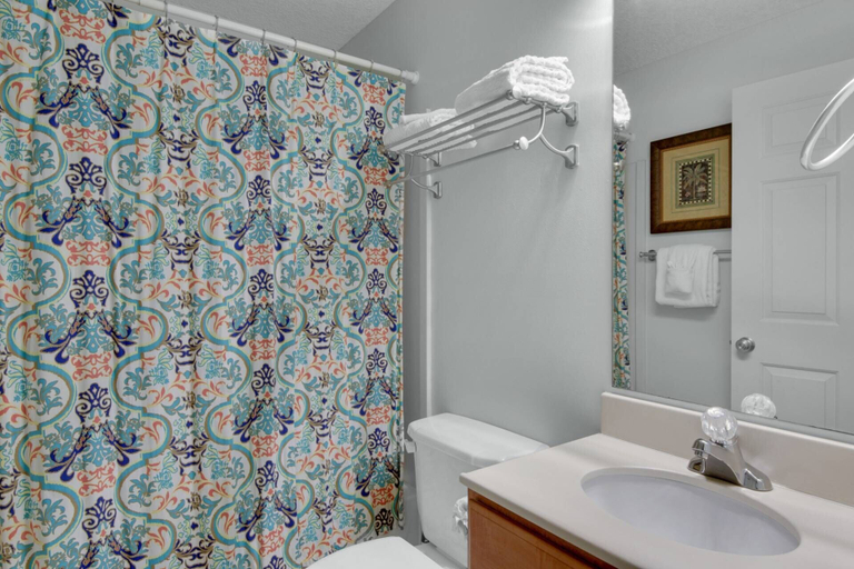 Bathroom 5, Twin Palms 1103, Bay
