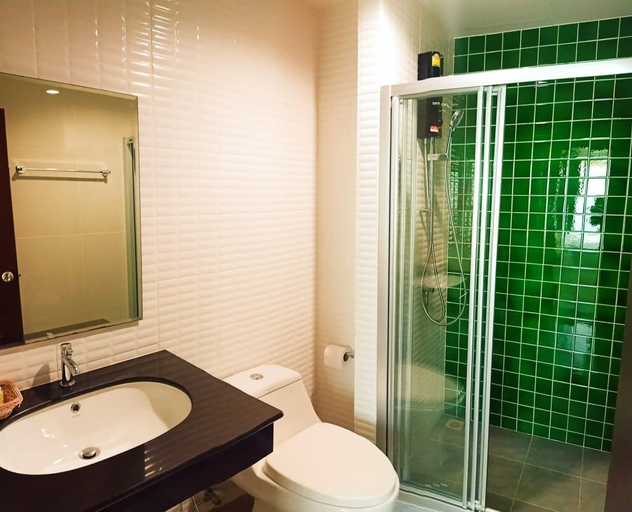 Bathroom, The Royal Suite By The Ozone Condo, Mueang Krabi