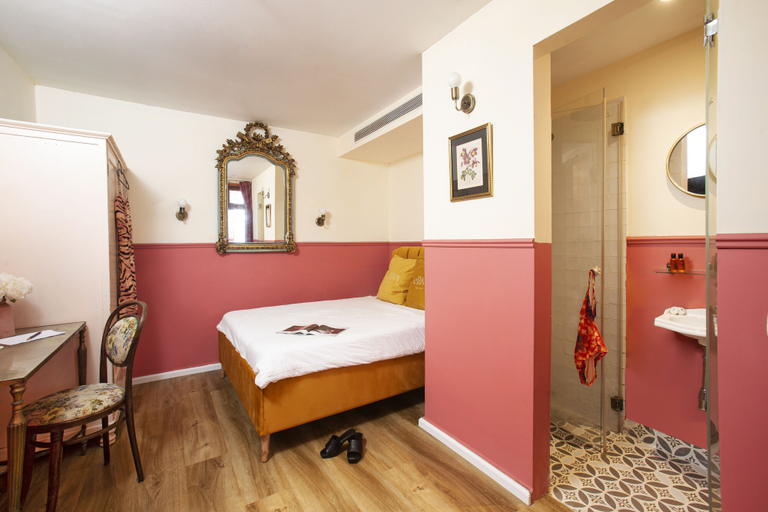Bedroom 4, The Elliot - Adults only