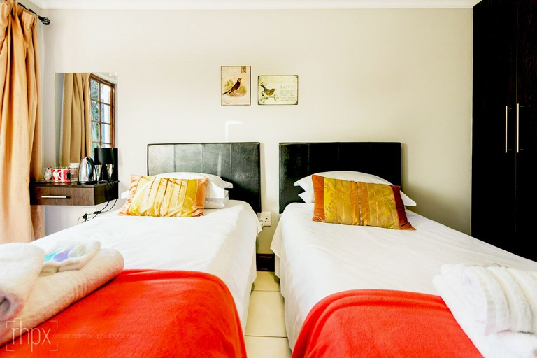 Bedroom 3, OR Tambo Guest House, Ekurhuleni