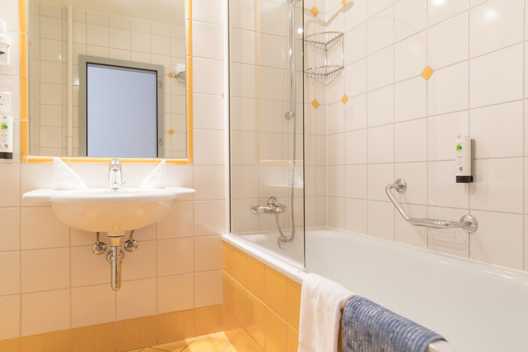 Bathroom 4, Hotel des Arts, Neuchâtel