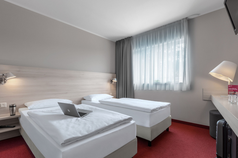 Bedroom 4, Serways Hotel Spessart Sud, Aschaffenburg