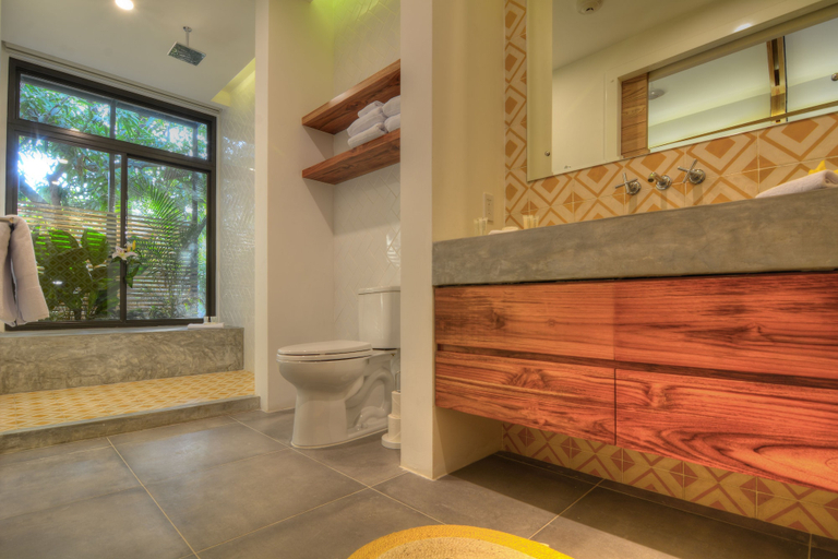 Bathroom 4, The Gilded Iguana Surf Hotel, Nicoya