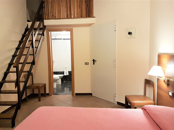 Bedroom 3, Hotel del Lago Ampollino, Crotone
