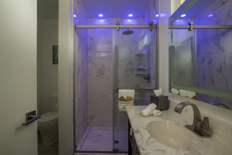 Bathroom 3, Harbor View Inn, San Mateo
