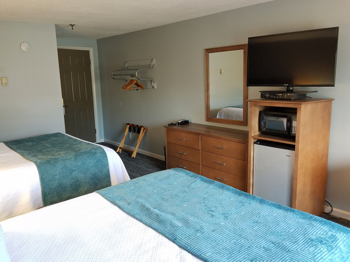 Bedroom 2, Hampton Village Inn, Rockingham