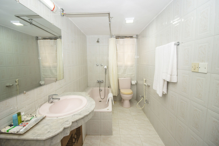 Bathroom 3, Hotel Suite Palace, Dhaka