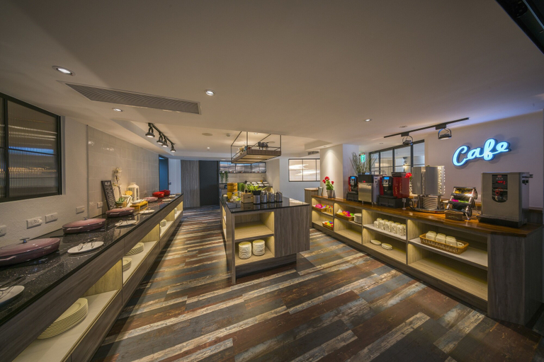 Food & Drinks 5, Watermark Hotel Sizihwan, Kaohsiung