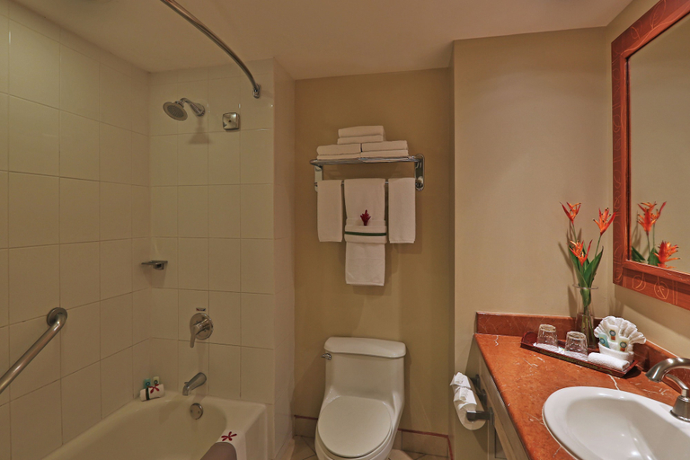 Bathroom 5, Four Points by Sheraton Santo Domingo, Santo Domingo Este