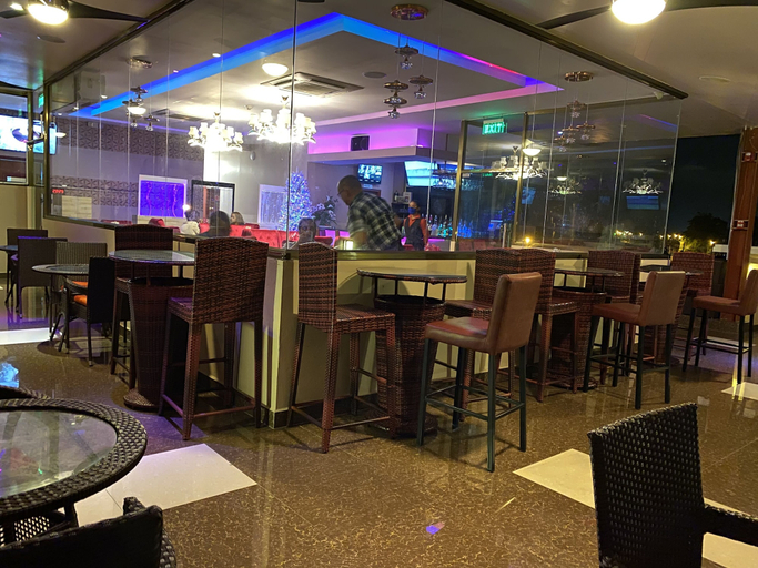 Food & Drinks 5, Grand Diamond Hotel Suites Trinidad