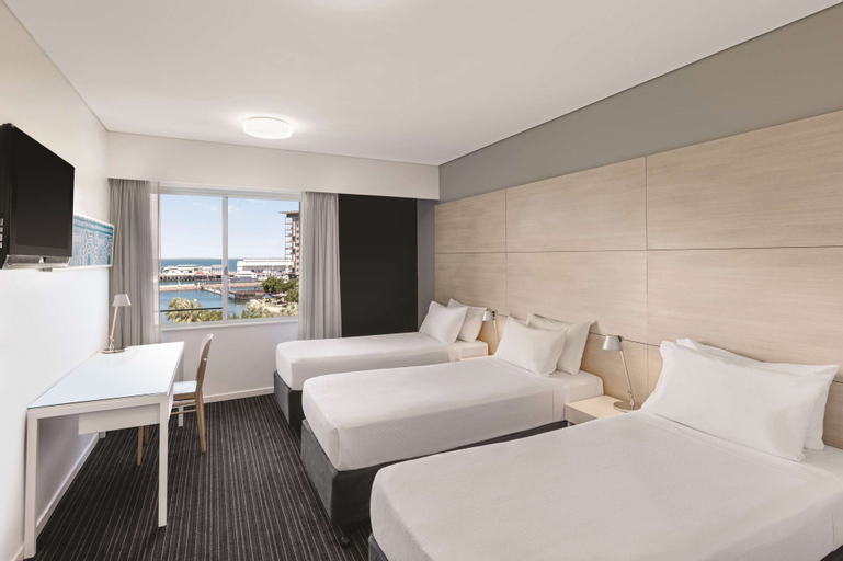 Bedroom 3, Vibe Hotel Darwin Waterfront, City - Inner
