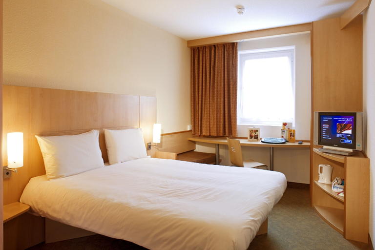 Bedroom 2, ibis Liverpool Centre Albert Dock - Liverpool One, Sefton