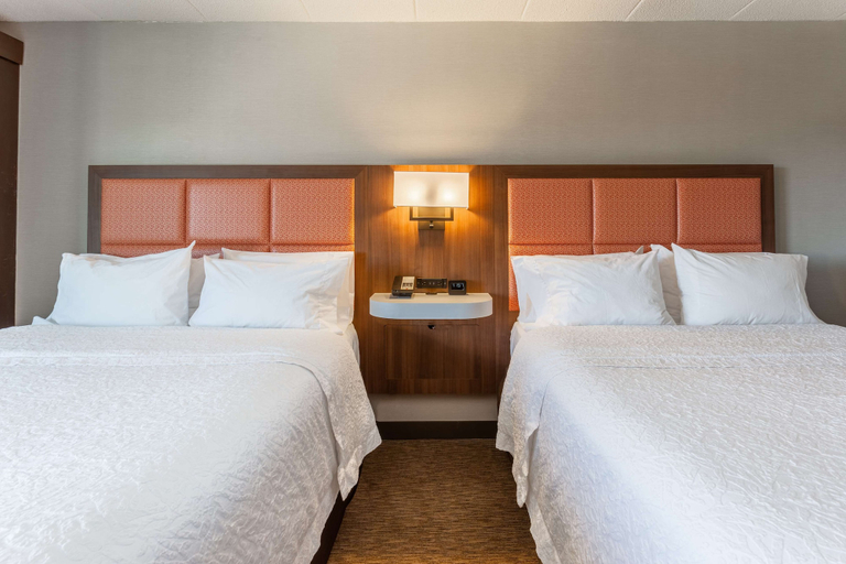 Bedroom 3, Hampton Inn Madison East Towne Mall Area, Dane