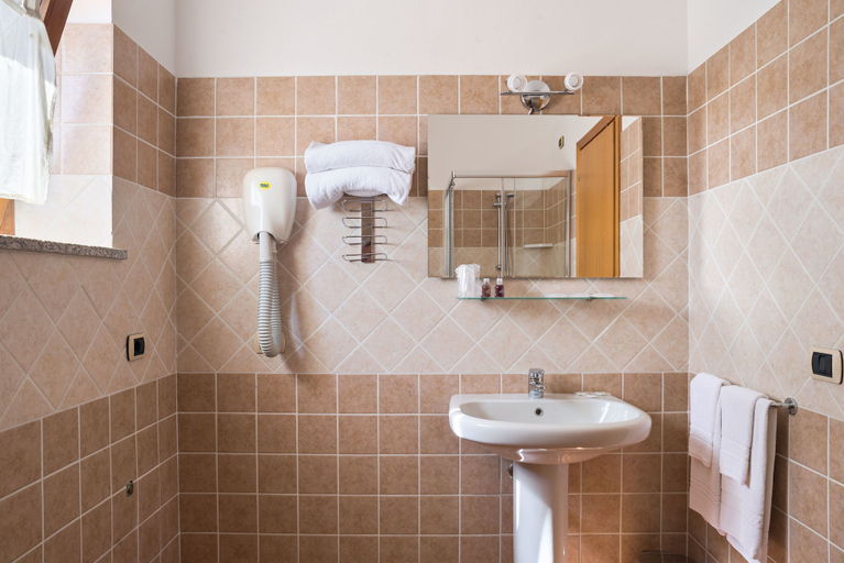 Bathroom 5, LH Hotel La Funtana - Adults Only, Olbia-Tempio