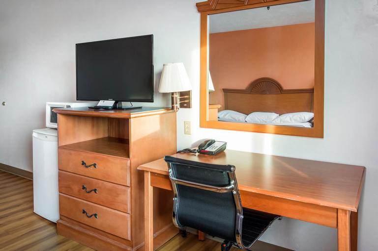 Bedroom 27