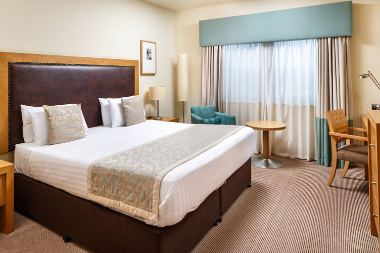 Bedroom 2, Mercure Sheffield Parkway, Sheffield