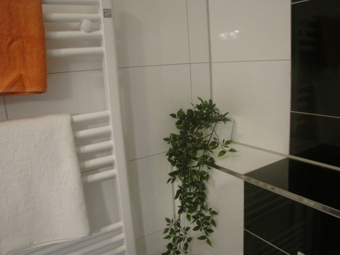 Bathroom 5, Milano Hotel, Hamburg