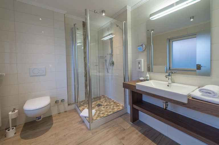 Bathroom 5, Landgut Stemmen, Rotenburg (Wümme)