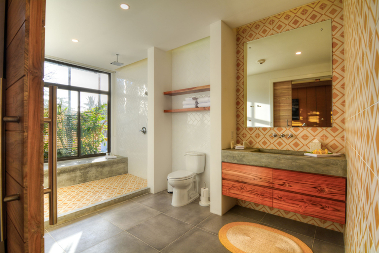 Bathroom 4, The Gilded Iguana Surf Hotel, Nicoya