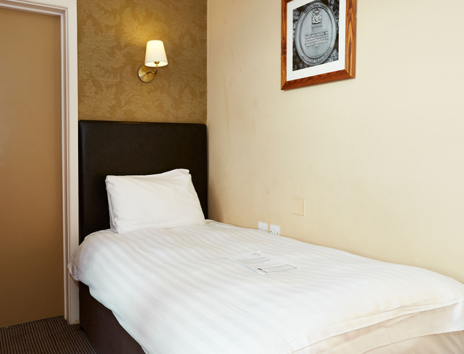 Bedroom 2, The Manor Hotel by Greene King Inns, Somerset