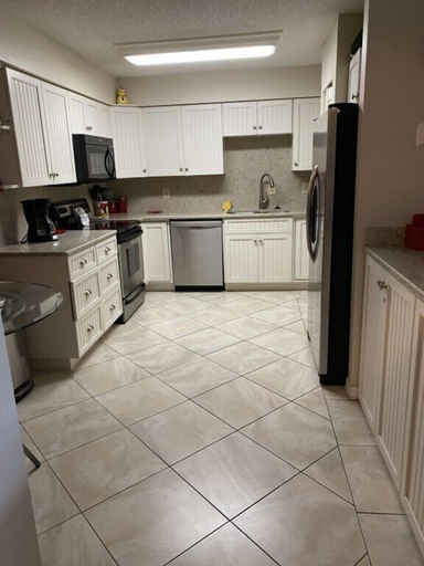 Others 5, Hibiscus B302, Saint Johns