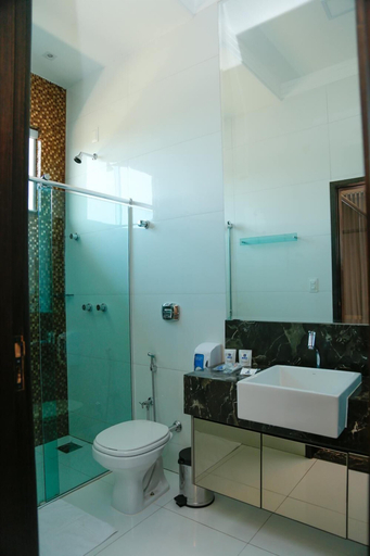 Bathroom 3, One Hotel, Ituiutaba