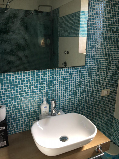 Bathroom 4, Palazzo dei Corsari- Apartment, Trapani