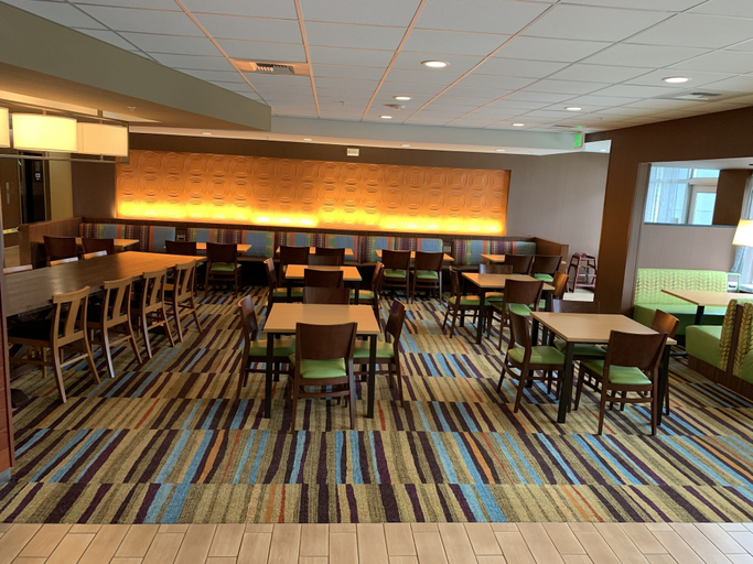 Food & Drinks 5, Fairfield Inn & Suites by Marriott Eugene East/Springfield, Lane