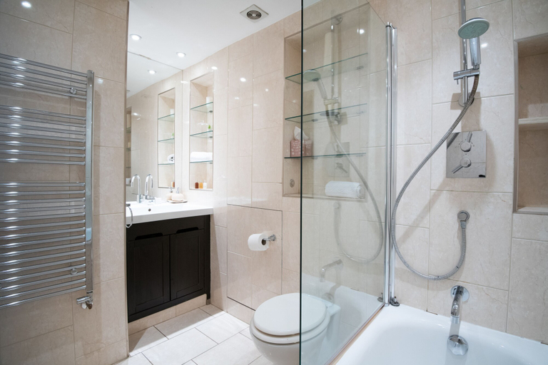 Bathroom 4, Delightful Kensington Home close to Hyde Park, London