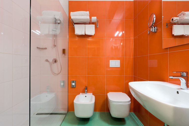 Bathroom 5, Saracen Sands Hotel & Congress Centre, Palermo