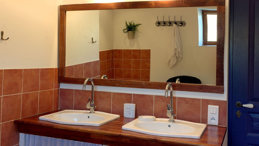 Bathroom 5, Casa Sana, Charente