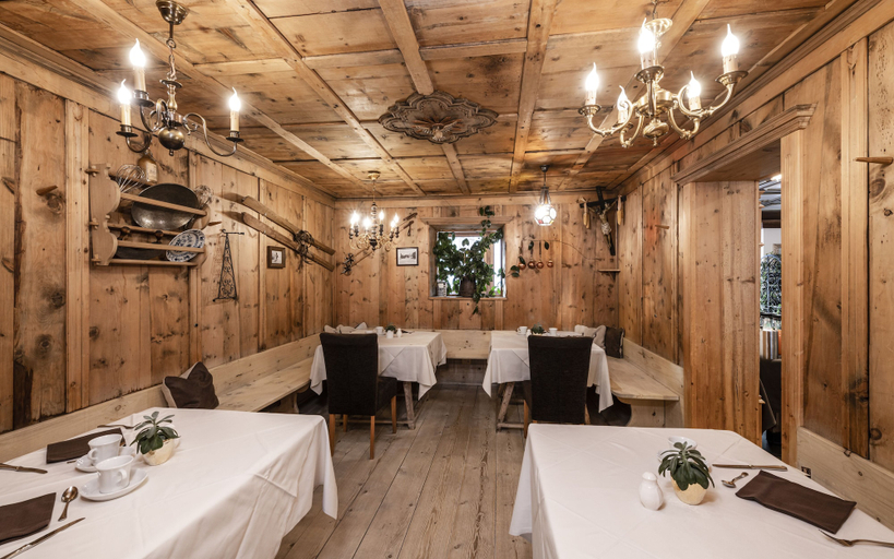 Food & Drinks 4, Cavallino d'Oro, Bolzano